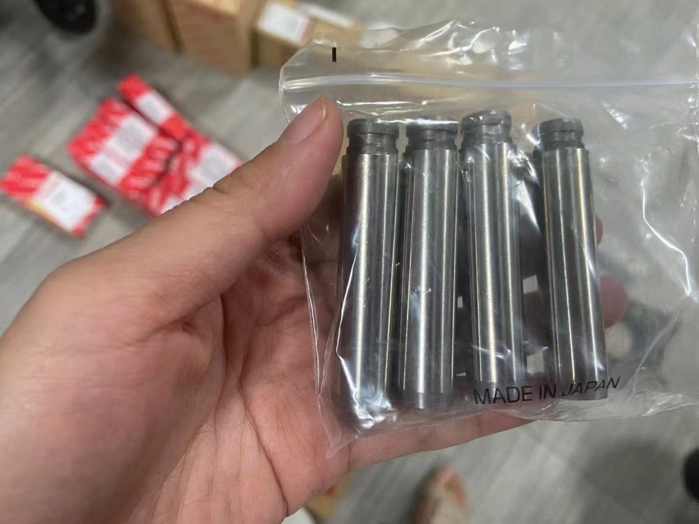 Valve Guide VHS111221220J Kobelco part